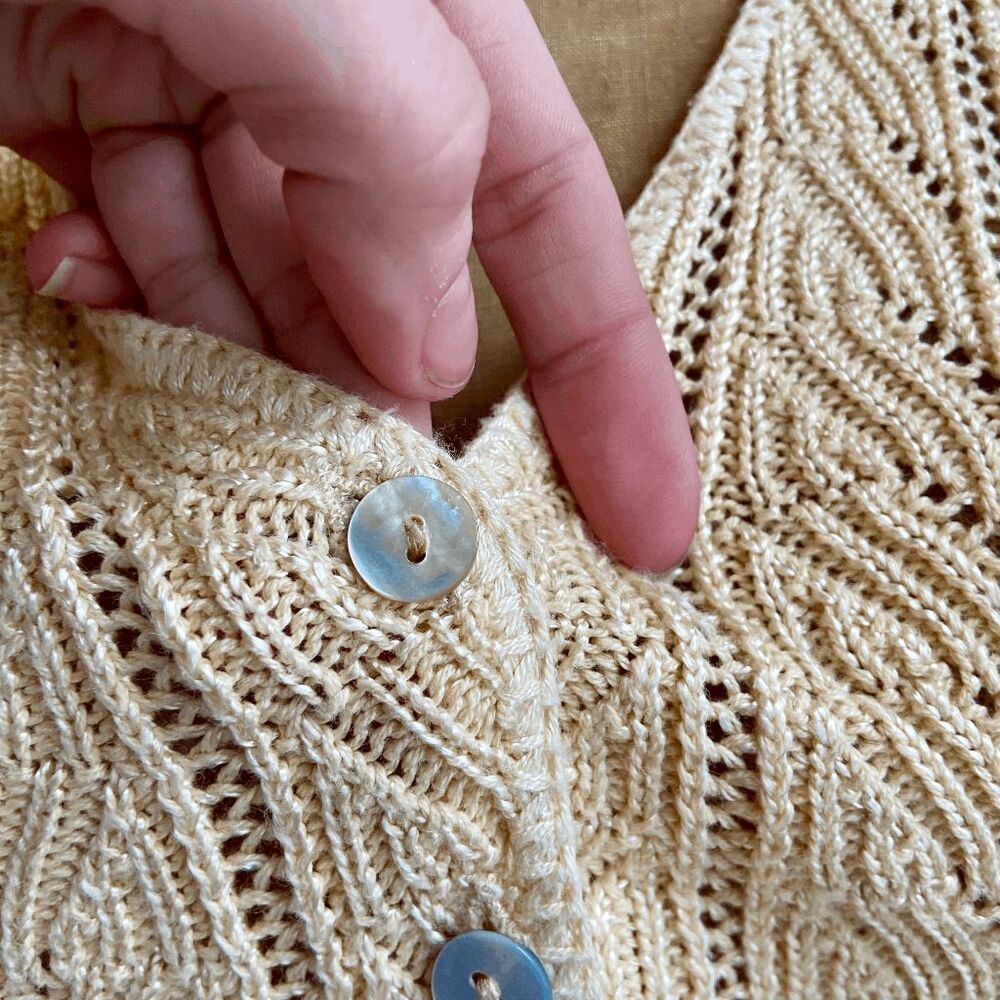 VTG Romantic Cottagecore Cardigan Butter Yellow Scalloped Knit S/M - Picture 13 of 16